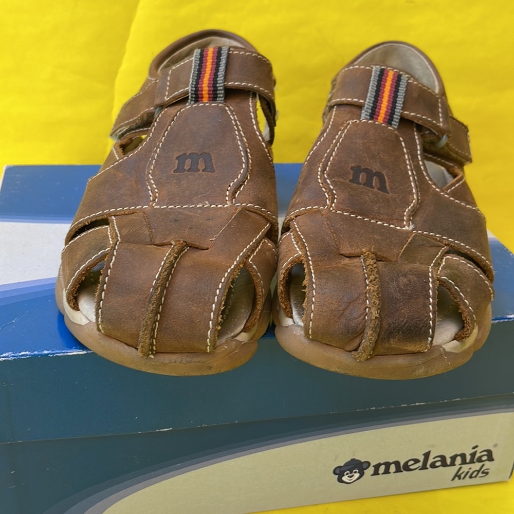 Vintage brown Melania kids distressed leather sandals in box